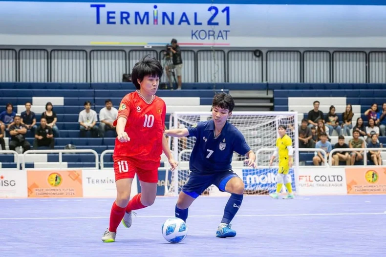 Tuyển futsal nữ Việt Nam vô địch giải giao hữu quốc tế tại Thái Lan ảnh 1